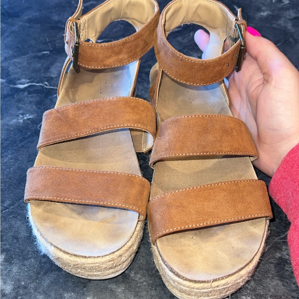 Brown wedges